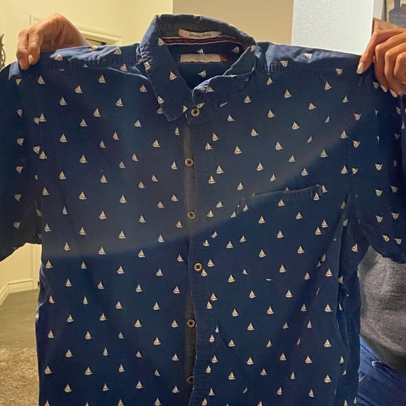 Sell boat button down - Picture 1 of 2